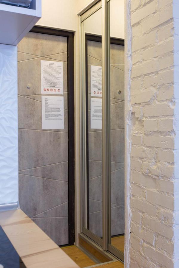 New Studio, Metro Yaroslava Mudroho And Universytet - Chernyshevska Str 95-3 Апартаменти