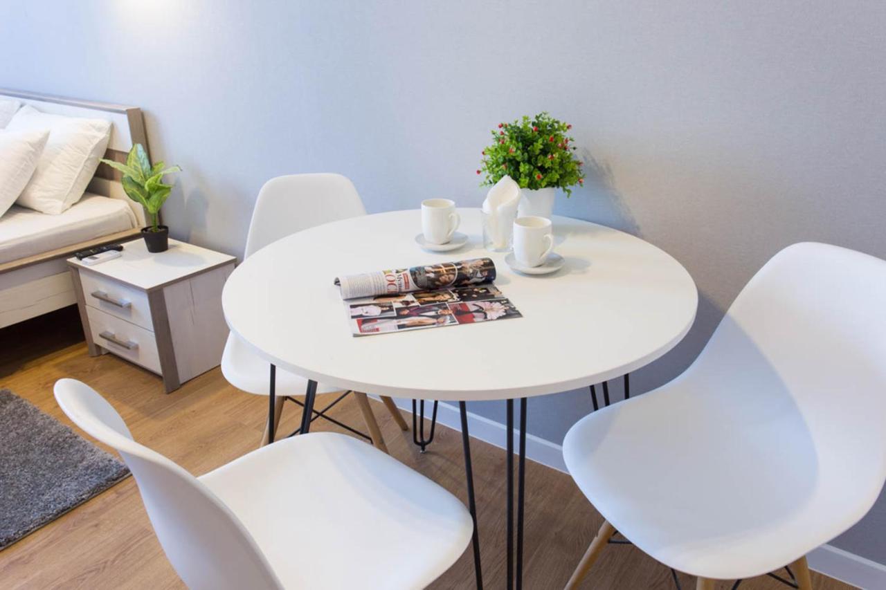 Daire New Studio, Metro Yaroslava Mudroho And Universytet - Chernyshevska Str 95-3